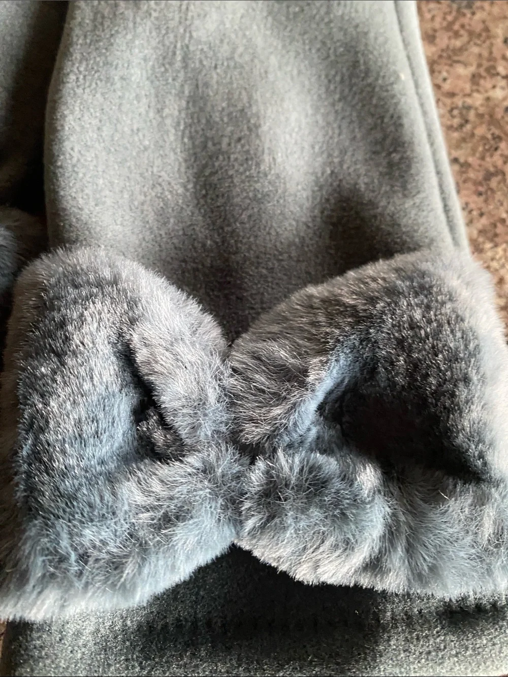 Women's Gray blue Faux-Fur Trim Gloves size medium